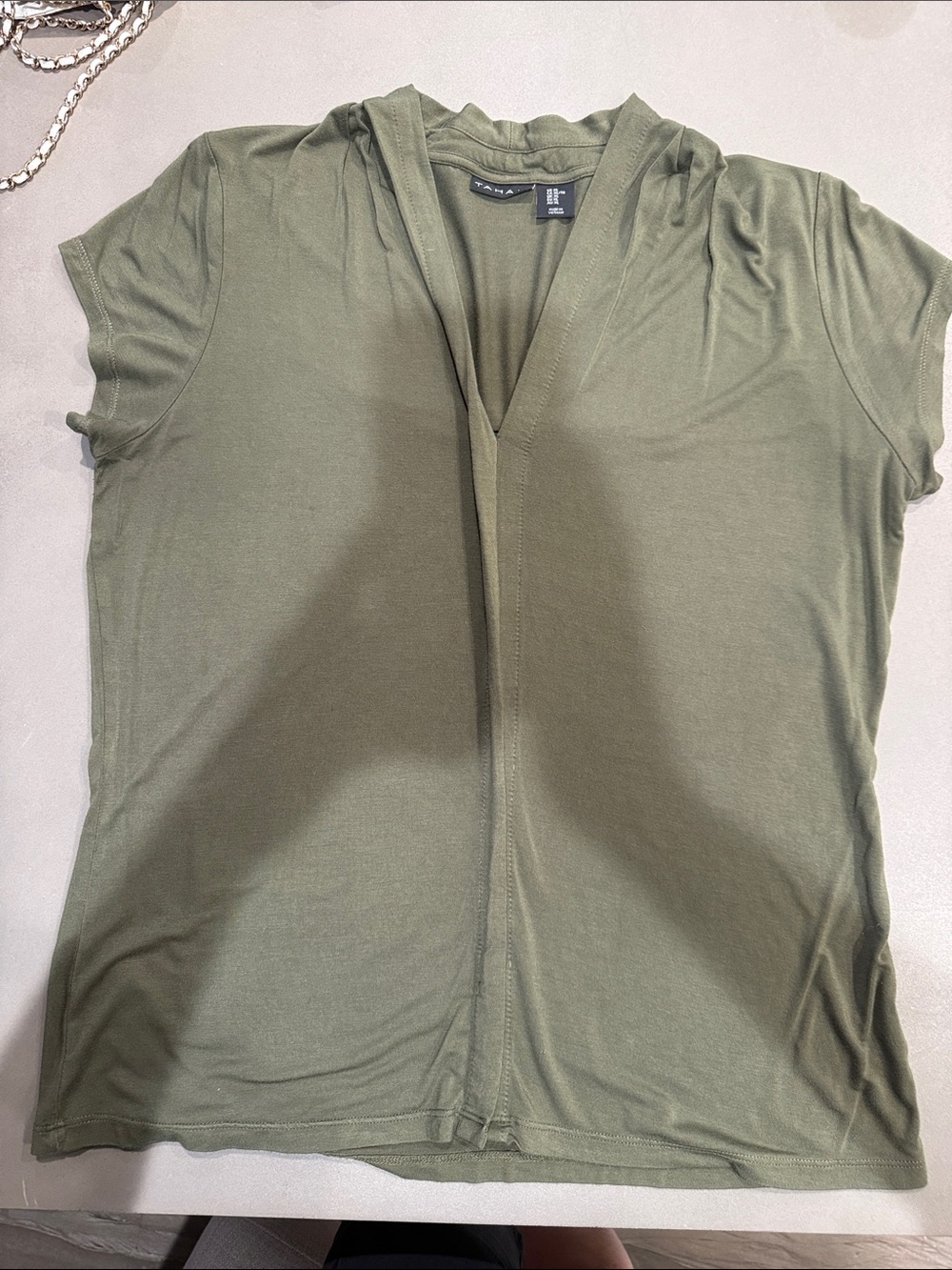 T Tahari Olive Green V-Neck Short Sleeve Top